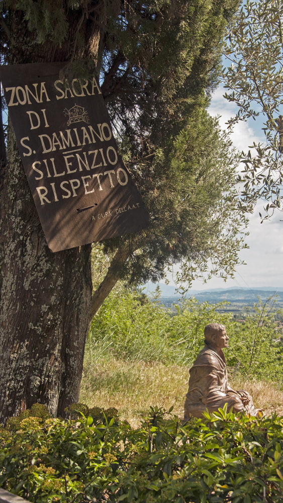 50 Stunning Photos to Inspire You to Visit Assisi, Italy15