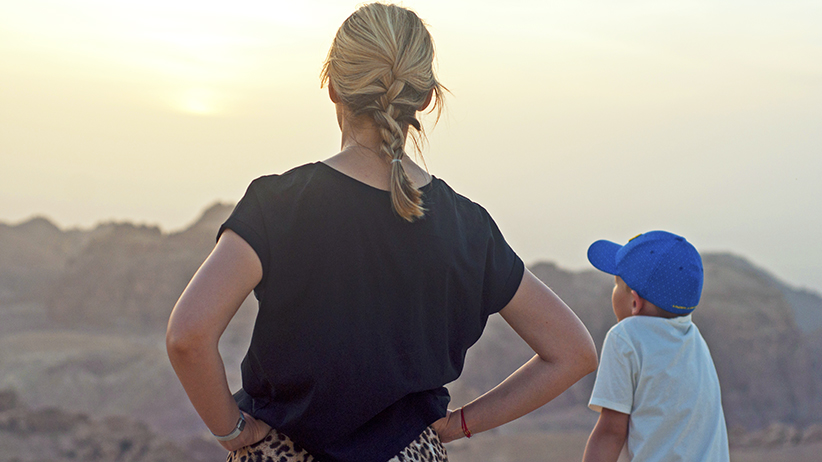 New Friends: 10 Clear Signs You're In Need of New Friends 1 10 Signs You're In Need of New Friends