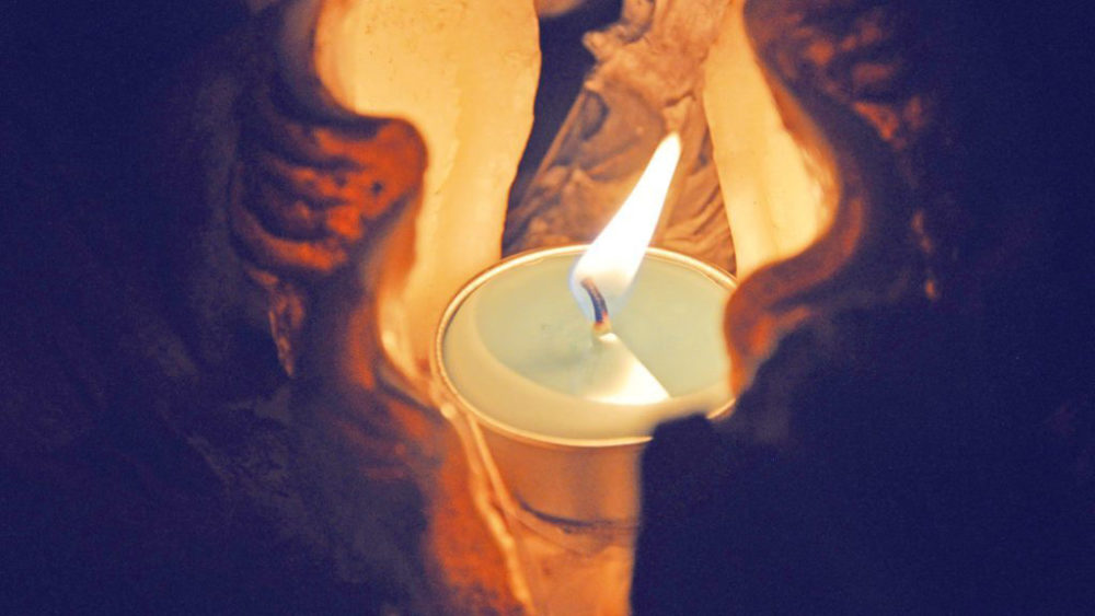 Dealing with Loss: 10 Ways to Remember Your Departed Loved Ones 1 Dealing with Loss: 10 Ways to Remember Your Departed Loved Ones