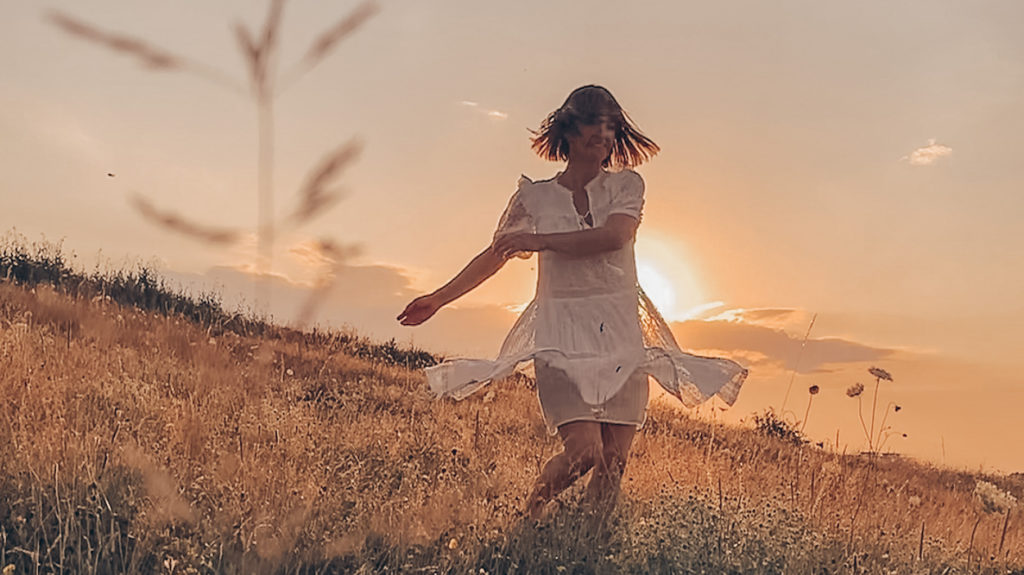 4 Effective Ways to Befriend Your Inner Critic and Enjoy Life Once Again 1 4 Ways to Befriend Your Inner Critic and Enjoy Life Once Again
